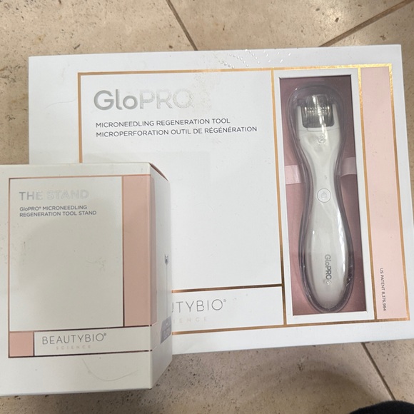 Beautybio Other - GloPRO MicroNeedling Tool with Stand